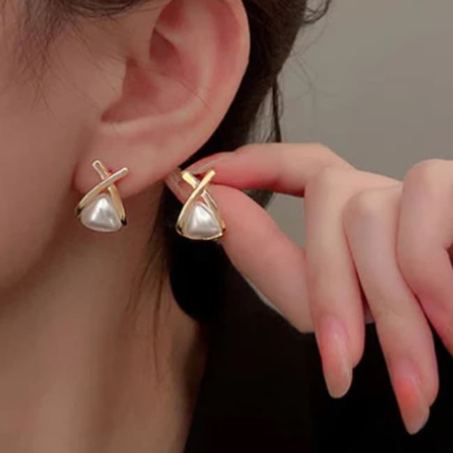 Korean Stud Pearl Earrings